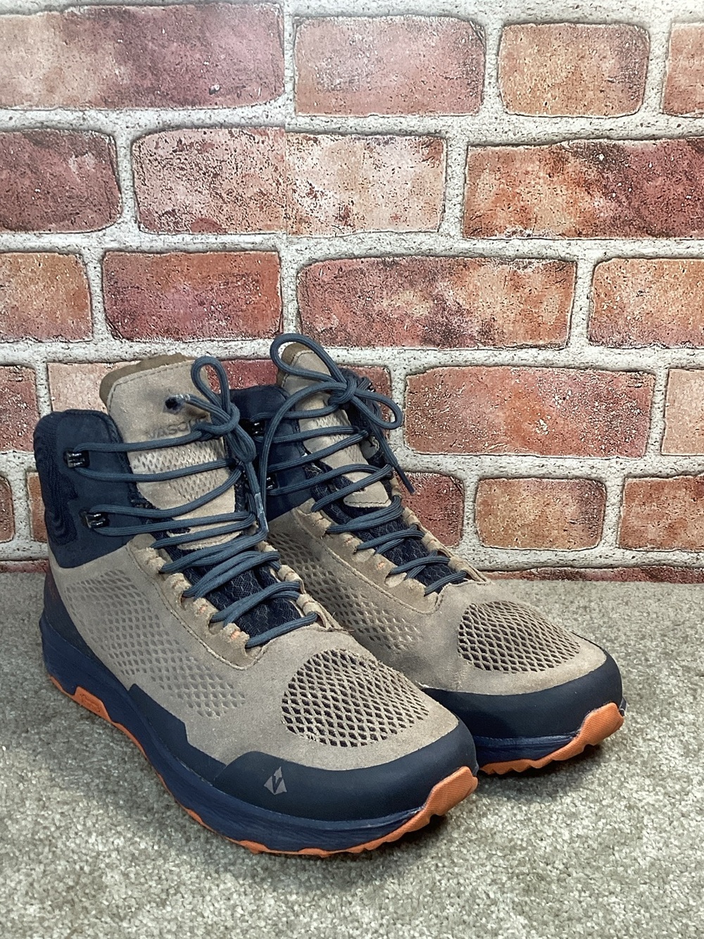 Vasque Breeze LT NTX men’s Hiking boots size 10 M